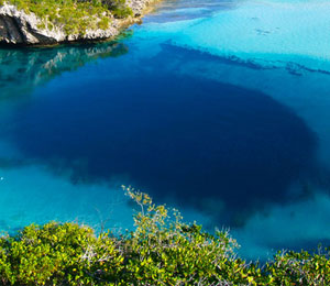 Diving The Lost Blue Hole of Bahamas